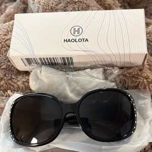 Sunglasses Black Haolota UV 400 NIB